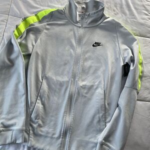 Nike Full Zip Grey Reflective Sleeve Lightweight Jacket Activewear Athletic